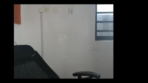 Snapshot of slim_queen2 chatting on 07-21-26, 07:22 Slim queen2 online show from 07-21-26, 07:22