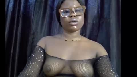 Snapshot of slim_thick12 chatting on 11-11-25, 09:42 Tems online show from 11-11-25, 09:42