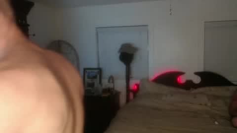 Snapshot of slimbice chatting on 12-21-25, 03:13 slim bilove online show from 12-21-25, 03:13