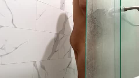 Snapshot of slimbuttniceguy chatting on 01-11-25, 07:05 slimbuttniceguy online show from 01-11-25, 07:05