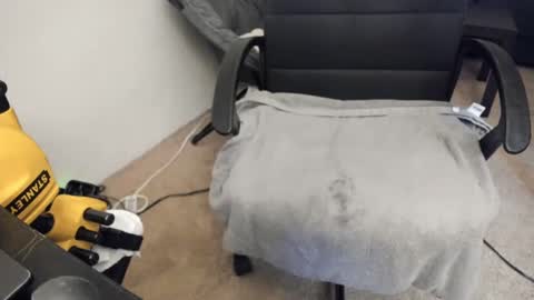 Snapshot of slimguerrilla chatting on 02-25-25, 08:09 Slimguerrilla online show from 02-25-25, 08:09