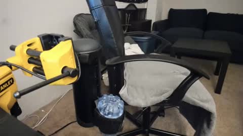 Snapshot of slimguerrilla chatting on 03-04-25, 12:39 Slimguerrilla online show from 03-04-25, 12:39