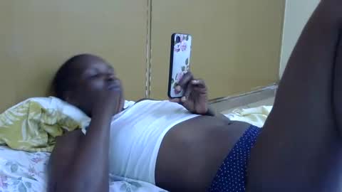 Snapshot of slimmygal chatting on 02-16-25, 01:16 slimmygal online show from 02-16-25, 01:16