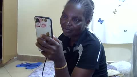 Snapshot of slimmygal chatting on 02-18-25, 04:58 slimmygal online show from 02-18-25, 04:58