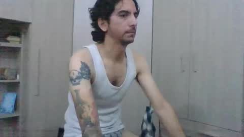 Snapshot of slimteaser089 chatting on 11-09-25, 01:42 SlimTeaser089 online show from 11-09-25, 01:42