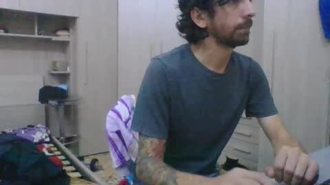 Snapshot of slimteaser089 chatting on 12-01-25, 06:13 SlimTeaser089 online show from 12-01-25, 06:13