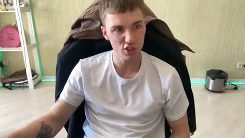 Snapshot of slippery_baby chatting on 06-19-26, 10:30 Mila online show from 06-19-26, 10:30