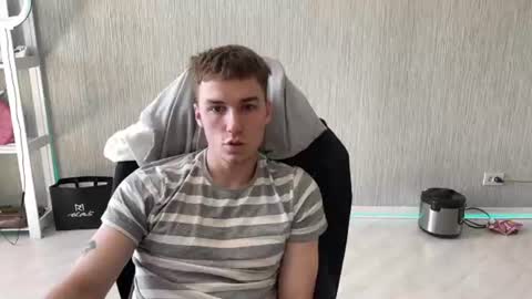 Snapshot of slippery_baby chatting on 06-23-26, 09:07 Mila online show from 06-23-26, 09:07