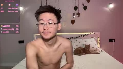 Snapshot of slola_li chatting on 02-22-26, 02:24 Lola and Li - online show from 02-22-26, 02:24