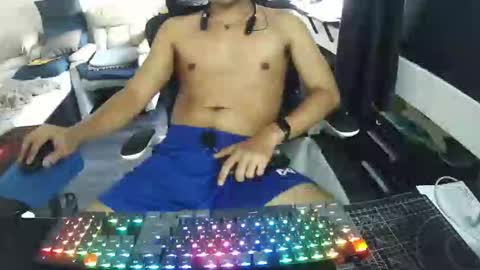 Snapshot of slothfully chatting on 12-17-25, 10:43 slothfully online show from 12-17-25, 10:43