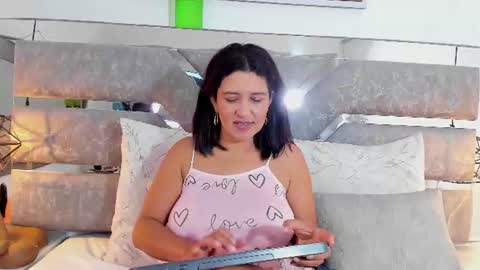 Snapshot of slut_milf_ chatting on 07-10-26, 04:53 slut_milf_ online show from 07-10-26, 04:53