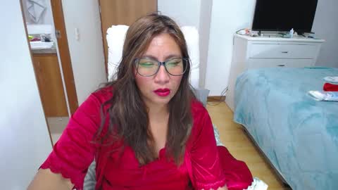 Snapshot of slutdirty1xxx chatting on 12-22-24, 09:33 Slutdirtyxxx online show from 12-22-24, 09:33