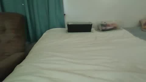 Jade and Thomas online show from 04-02-26, 01:53