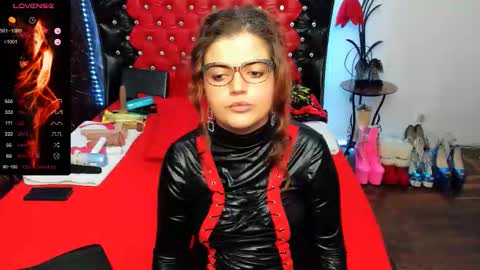 Snapshot of slutty_milf_bitch chatting on 09-19-25, 08:09 Ana    online show from 09-19-25, 08:09