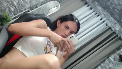 Snapshot of sluttychie chatting on 02-17-25, 01:58 CHIE CHIE online show from 02-17-25, 01:58