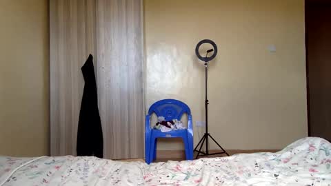 Snapshot of sluttydarkcadbourry2002 chatting on 05-07-26, 07:25 Skillibengisaadboy online show from 05-07-26, 07:25