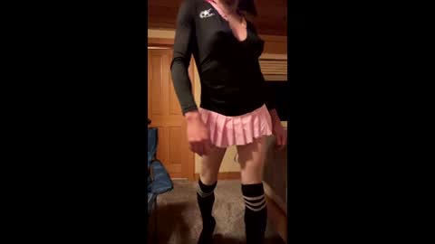 Snapshot of sluttykelsey chatting on 12-16-25, 03:00 Your fav slut online show from 12-16-25, 03:00