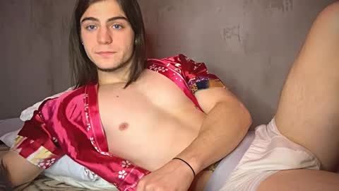 Snapshot of sly_gus chatting on 12-06-24, 11:00 Gus online show from 12-06-24, 11:00