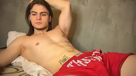 Snapshot of sly_gus chatting on 12-10-24, 07:37 Gus online show from 12-10-24, 07:37