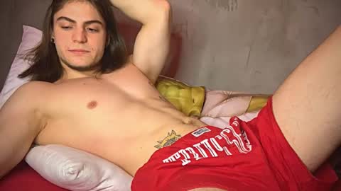Snapshot of sly_gus chatting on 12-18-24, 03:55 Gus online show from 12-18-24, 03:55