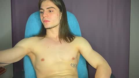 Snapshot of sly_gus chatting on 01-14-25, 07:43 Gus online show from 01-14-25, 07:43