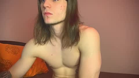 Snapshot of sly_gus chatting on 01-20-25, 02:03 Gus online show from 01-20-25, 02:03