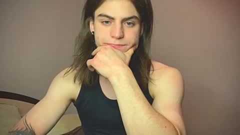 Snapshot of sly_gus chatting on 02-03-25, 05:35 Gus online show from 02-03-25, 05:35