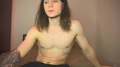 Snapshot of sly_gus chatting on 02-17-25, 06:15 Gus online show from 02-17-25, 06:15