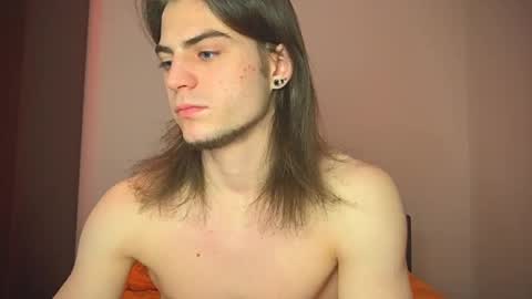 Snapshot of sly_gus chatting on 02-18-25, 05:53 Gus online show from 02-18-25, 05:53