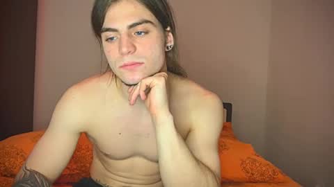 Snapshot of sly_gus chatting on 03-05-25, 05:08 Gus online show from 03-05-25, 05:08