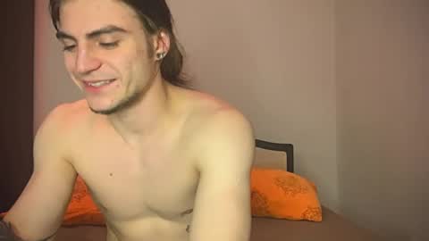 Snapshot of sly_gus chatting on 03-06-25, 04:49 Gus online show from 03-06-25, 04:49