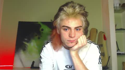 Snapshot of sly_gus chatting on 09-10-25, 03:17 Gus online show from 09-10-25, 03:17