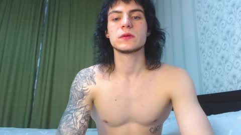 Snapshot of sly_gus chatting on 10-18-25, 03:46 Gus online show from 10-18-25, 03:46