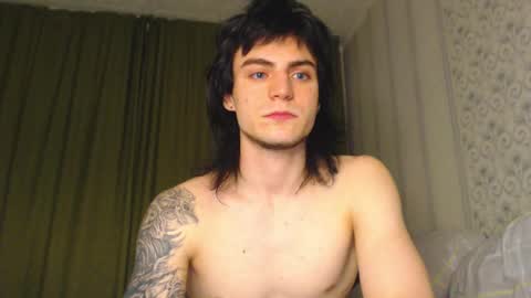 Snapshot of sly_gus chatting on 10-20-25, 02:17 Gus online show from 10-20-25, 02:17