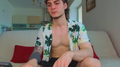 Snapshot of sly_gus chatting on 06-28-26, 08:53 Gus online show from 06-28-26, 08:53