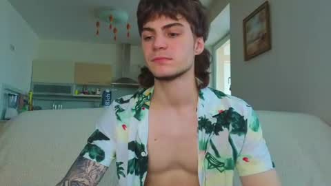 Snapshot of sly_gus chatting on 07-01-26, 10:17 Gus online show from 07-01-26, 10:17