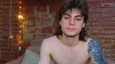 Snapshot of sly_gus chatting on 07-28-26, 01:54 Gus online show from 07-28-26, 01:54