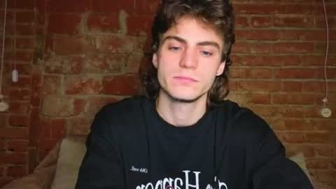 Snapshot of sly_gus chatting on 07-31-26, 12:15 Gus online show from 07-31-26, 12:15