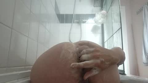 Snapshot of smackbat chatting on 11-08-25, 11:21 Justaman online show from 11-08-25, 11:21