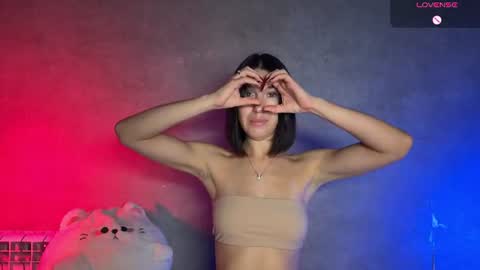 Snapshot of smaillev chatting on 07-26-26, 07:43 Melani online show from 07-26-26, 07:43