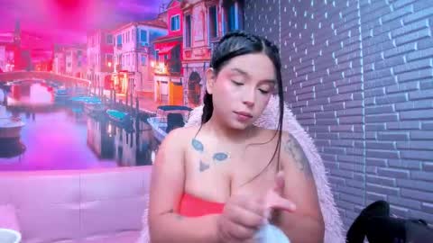 Snapshot of small__naughty chatting on 10-18-25, 02:07 Mariana Torres online show from 10-18-25, 02:07