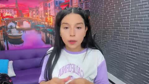 Snapshot of small__naughty chatting on 01-06-26, 01:37 Mariana Torres online show from 01-06-26, 01:37