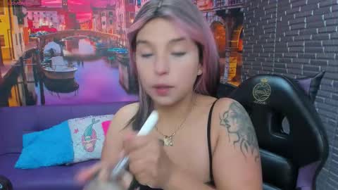 Snapshot of small__naughty chatting on 01-07-26, 01:35 Mariana Torres online show from 01-07-26, 01:35