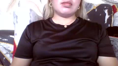 Snapshot of small_boobs59 chatting on 10-05-25, 08:01 Lovewella online show from 10-05-25, 08:01