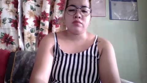 Snapshot of small_boobs59 chatting on 10-27-25, 02:15 Lovewella online show from 10-27-25, 02:15