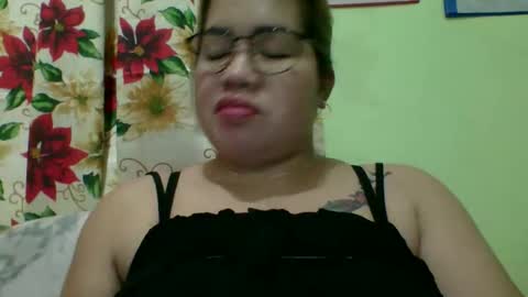 Snapshot of small_boobs59 chatting on 11-12-25, 08:37 Lovewella online show from 11-12-25, 08:37