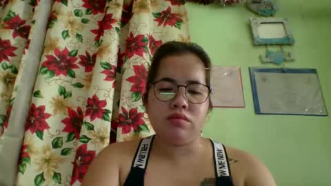 Lovewella online show from 11-18-25, 01:22