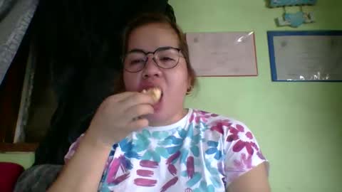 Lovewella online show from 03-23-26, 04:16