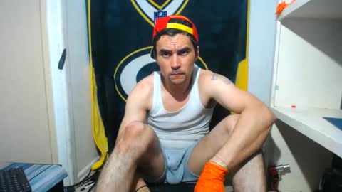 Snapshot of small_wood21 chatting on 03-06-26, 10:39 small wood21 online show from 03-06-26, 10:39