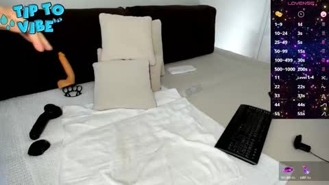 Alex online show from 10-30-25, 08:49